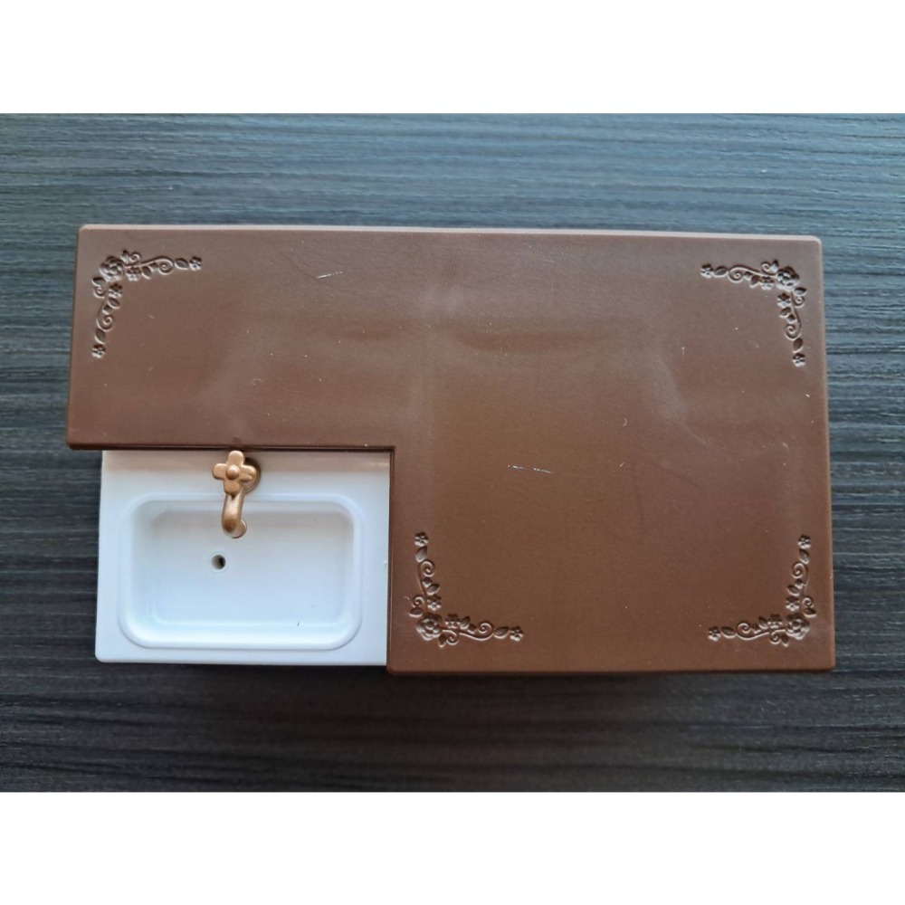 森林家族 二手 異色版 中島 廚房 廚具 藍頂餐廳 禮盒版 配件 附全新貓偶【小小玩具森森的坑】-細節圖4