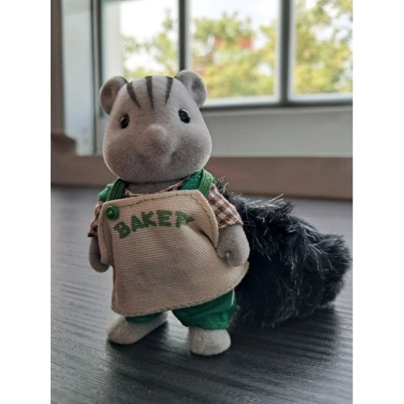 森林家族 絕版 二手 灰松鼠 水車 麵包店 店員 爸爸 尺寸【小小玩具森森的坑】-細節圖2