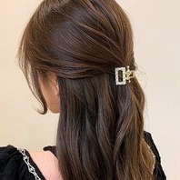 ❤︎ 妞仔小舖 台灣現貨 仙氣小碎髮抓夾【髮飾、髮夾、抓夾、鯊魚夾、大腸圈】-細節圖3