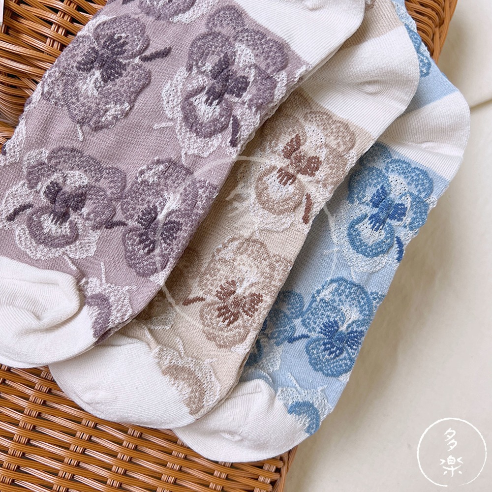 ｜現貨 23~25cm｜立體花紋中筒襪。日本雜貨店 3色可選 透氣薄款 多樂選物-細節圖7