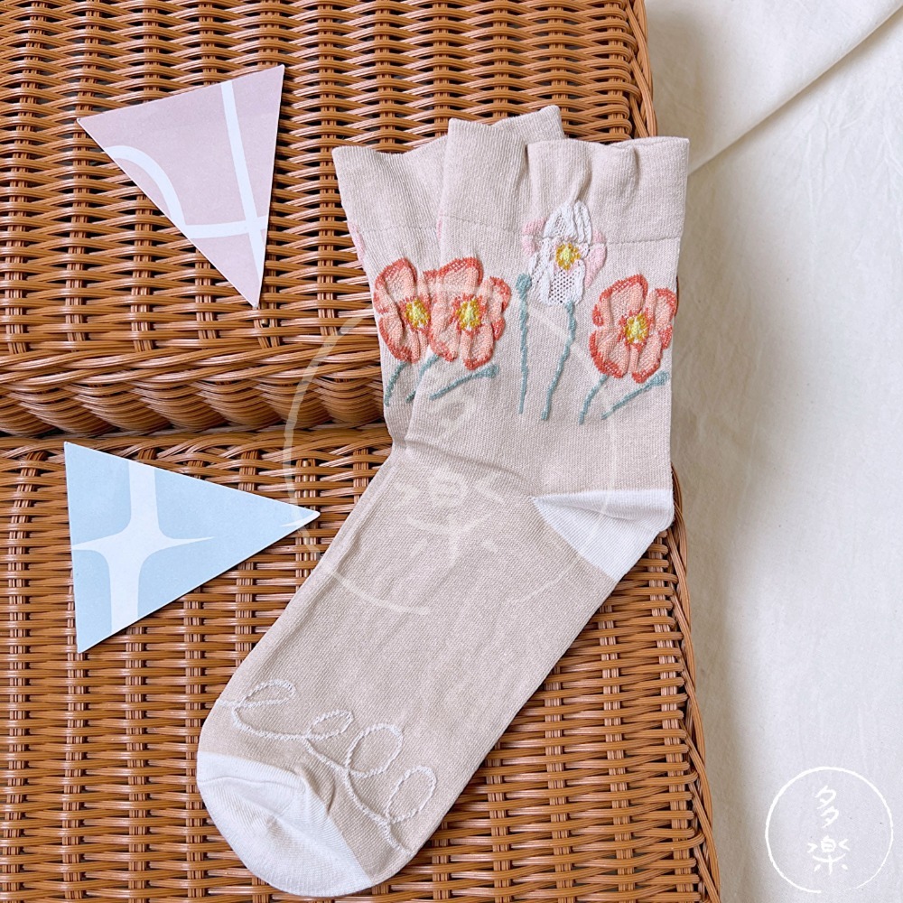 ｜現貨 23~25cm｜立體花朵中筒襪。日本雜貨店 3色可選 透氣薄款 多樂選物-規格圖7