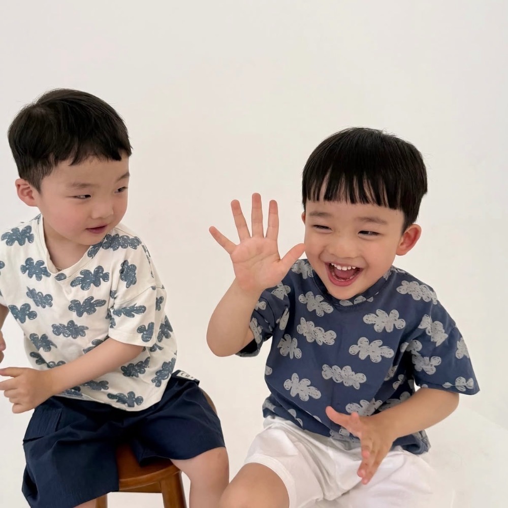 ｜現貨 90~120cm｜韓國童裝 雲朵上衣 雲朵T恤。男童女童穿搭 韓國直送 多樂選物-細節圖3