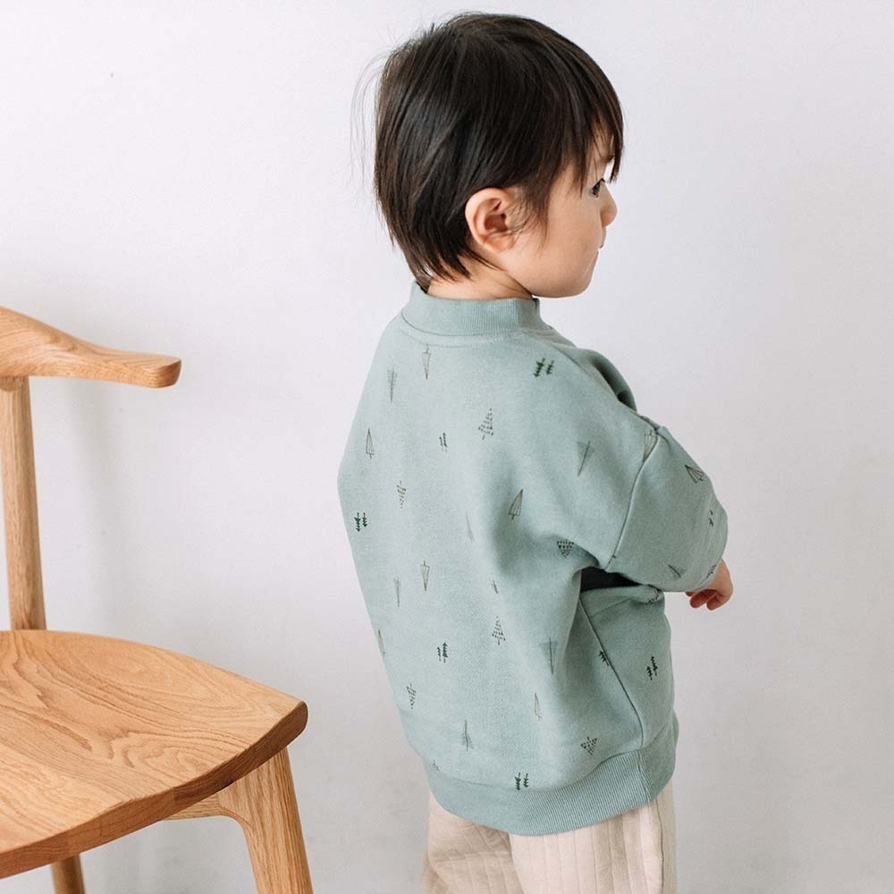 ｜現貨 110cm｜森林小樹內刷毛幼童上衣。日本童裝代購 小高領 北歐樹木 刷毛 幼童聖誕節穿搭 多樂選物-細節圖5