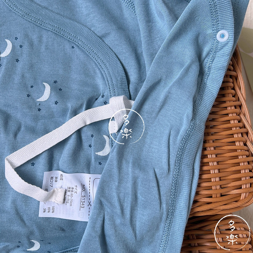 短袖包屁衣｜現貨 60-70cm｜開襟包屁衣2件組。日本童裝 前開扣 月亮星星 男寶包屁衣 多樂選物-細節圖6