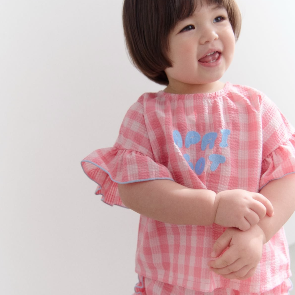 短袖上衣｜現貨 95cm｜泡泡紗荷葉袖上衣(2色)。日本童裝 女寶上衣 格紋 多樂選物-細節圖3