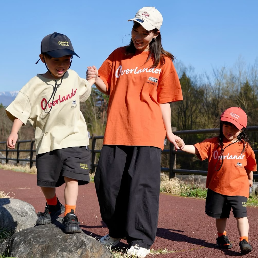 短袖上衣｜現貨 100-120cm｜Coleman 聯名短袖上衣。幼童上衣 幼兒上衣 戶外 露營穿搭 多樂選物-細節圖2