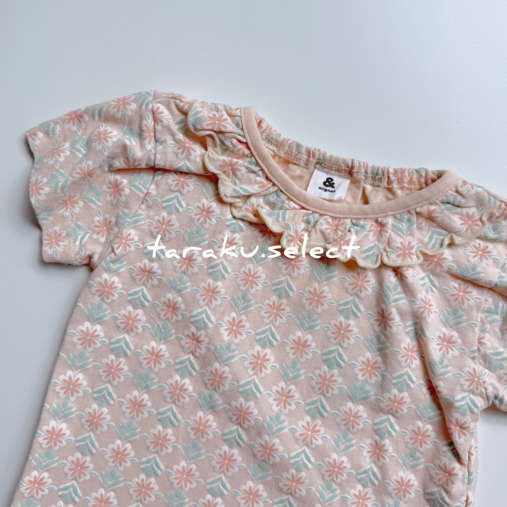 女童上衣｜現貨 90-110cm｜&mignon 女童復古花紋短袖上衣。日本童裝 女寶上衣 荷葉領 女童內搭 多樂選物-規格圖11