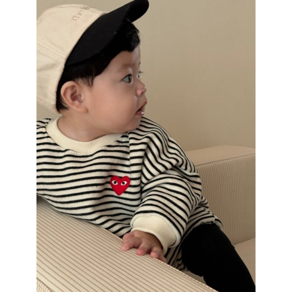 【預購】前胸小愛心條紋包屁衣-細節圖2