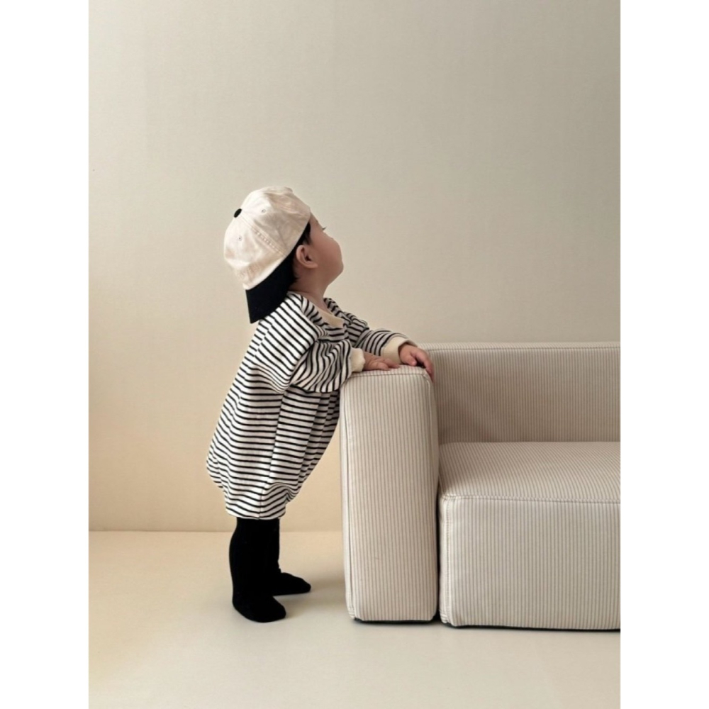 【預購】前胸小愛心條紋包屁衣-細節圖3