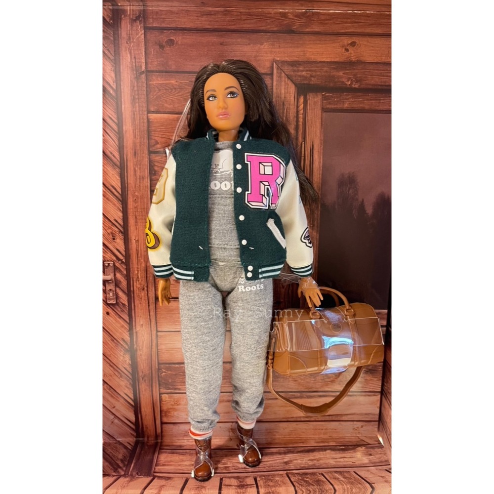 RS代購 Roots專櫃全新正品優惠Roots-BARBIE™ X Roots聯名系列 Barbie玩偶 滿額贈袋子-細節圖6