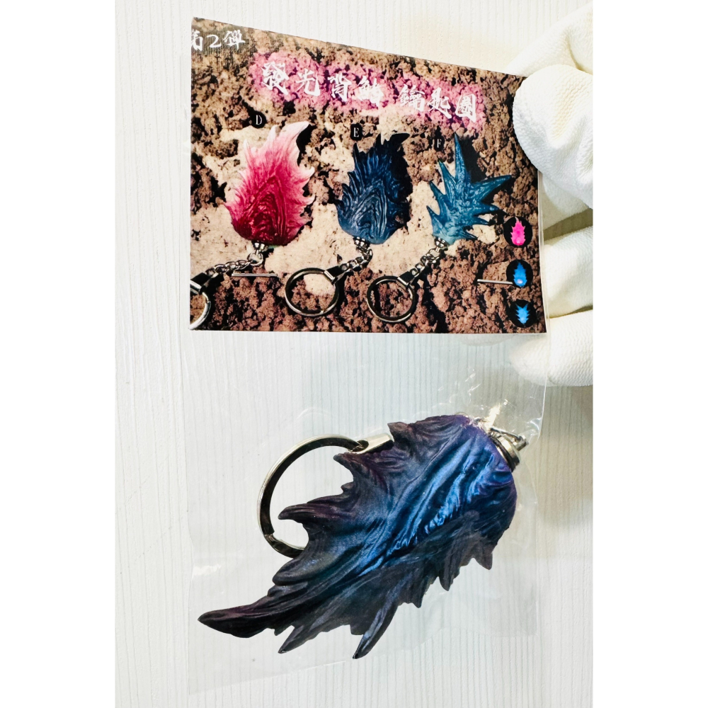 一吳爾羅柑仔店一 2024年 全新 歐巴工作室 傳奇 哥吉拉 2021 2024 熱射線 發光 背鰭 吊飾 高6.5-細節圖2