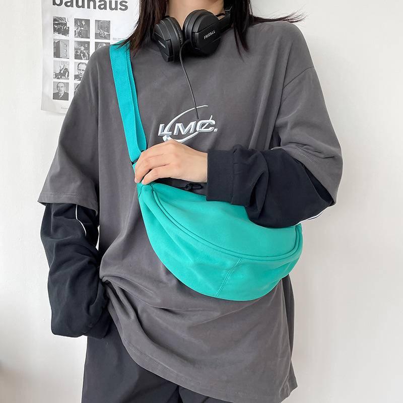 韓國ins艺文休閒純色少女學生小包包日系原宿簡約餃子包斜挎包女-細節圖6