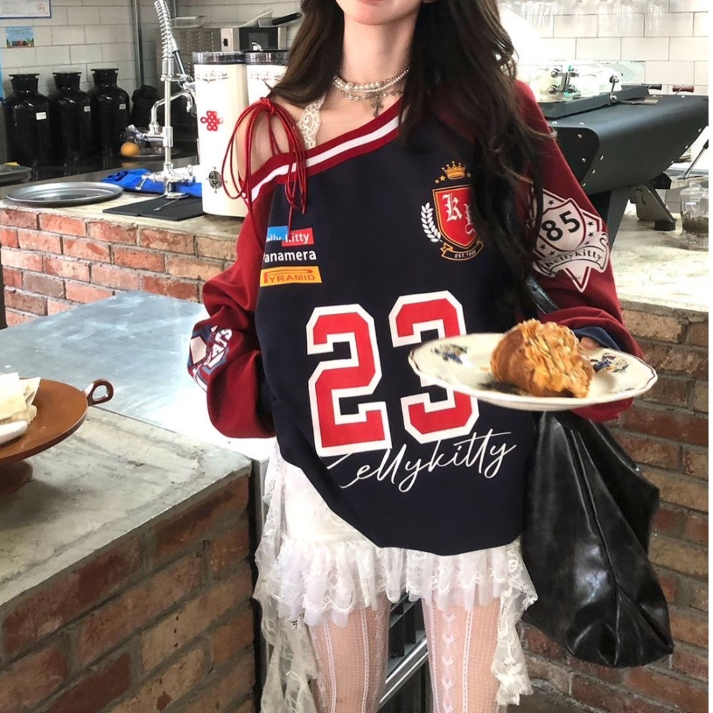 寬鬆斜肩梆帶設計感上衣-細節圖2