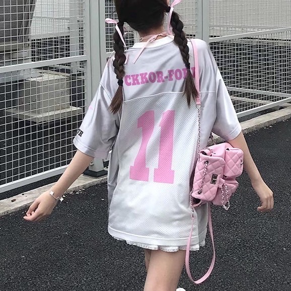 美式街頭寬鬆足球運動休閒T 粉-細節圖3