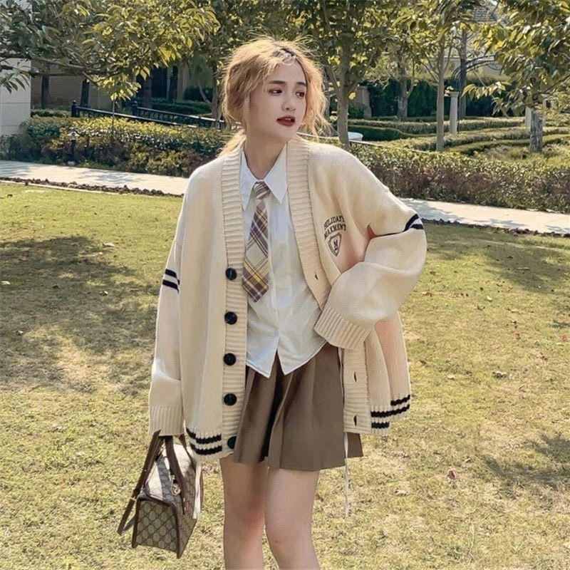 秋冬學院風v領刺繡針織毛衣-細節圖2