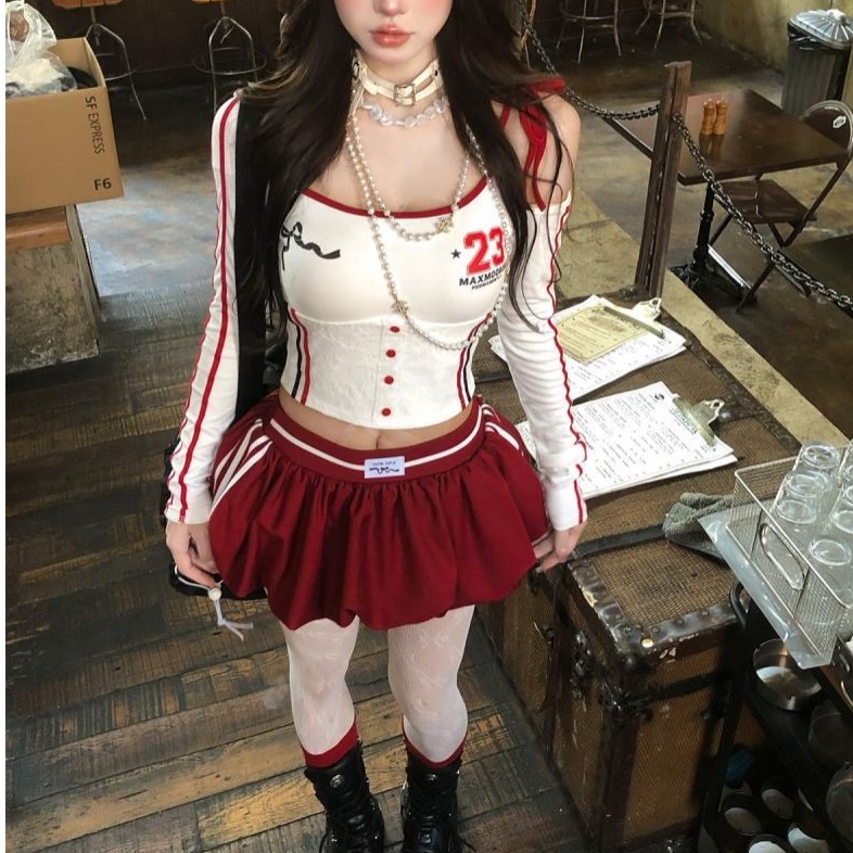 校園甜辣風純慾露肩長T+紅色花苞裙套裝-細節圖2