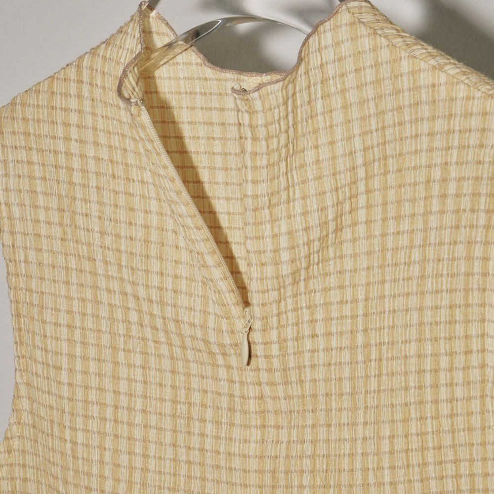 【*Kimi】TDF 日本貴牌木耳邊小立領撞色彈性中縫華夫格紋無袖背心上衣 - 三色 230601-細節圖10