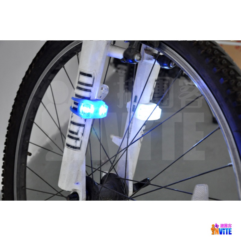 ♢揪團客♢ 第六代青蛙燈 自行車前燈 尾燈 登山 露營 夜跑 夜行警示燈 黑 白 紅 藍-細節圖2