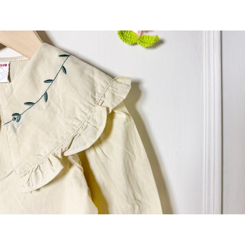 Ruroro實拍荷葉邊小花上衣-細節圖3