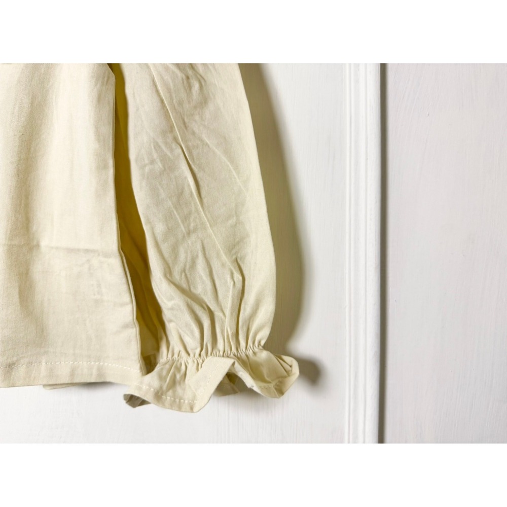 Ruroro實拍荷葉邊小花上衣-細節圖4