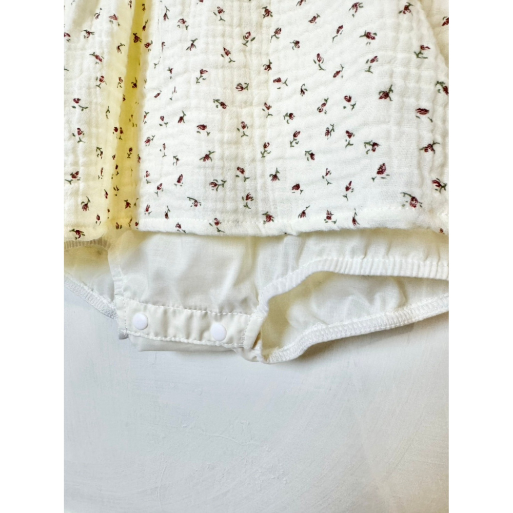 Ruroro實拍小碎刷花泡泡袖子包屁衣-細節圖2