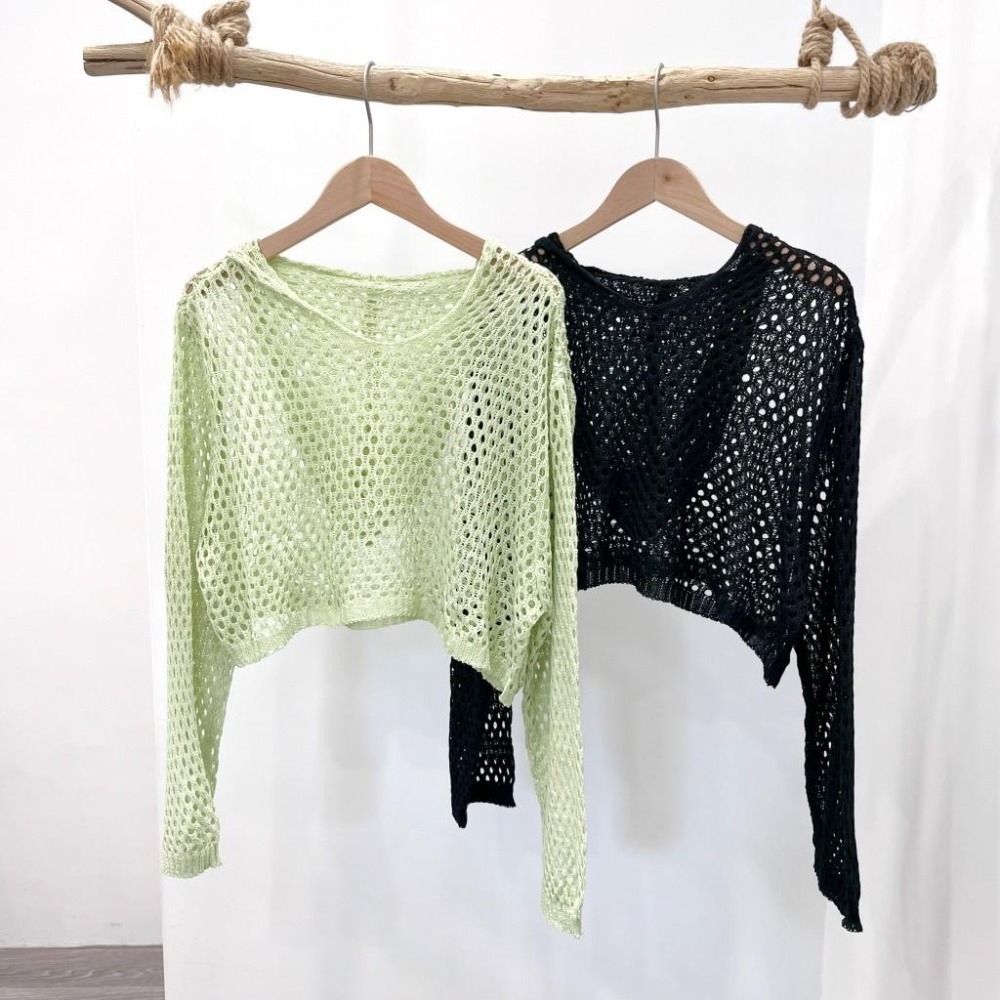 (A357)連帽長袖洞洞短版針織上衣-2色-細節圖4