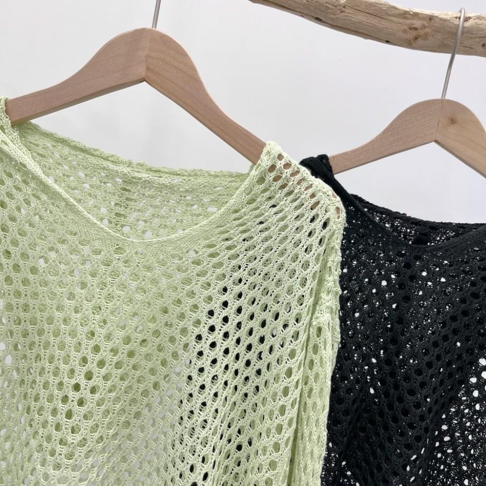 (A357)連帽長袖洞洞短版針織上衣-2色-細節圖6