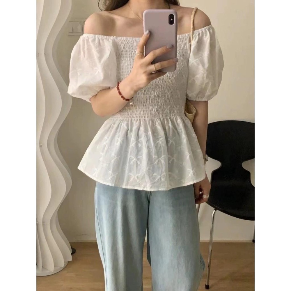 (A350)正韓 刺繡蝴蝶結皺皺感一字領上衣-2色-細節圖2