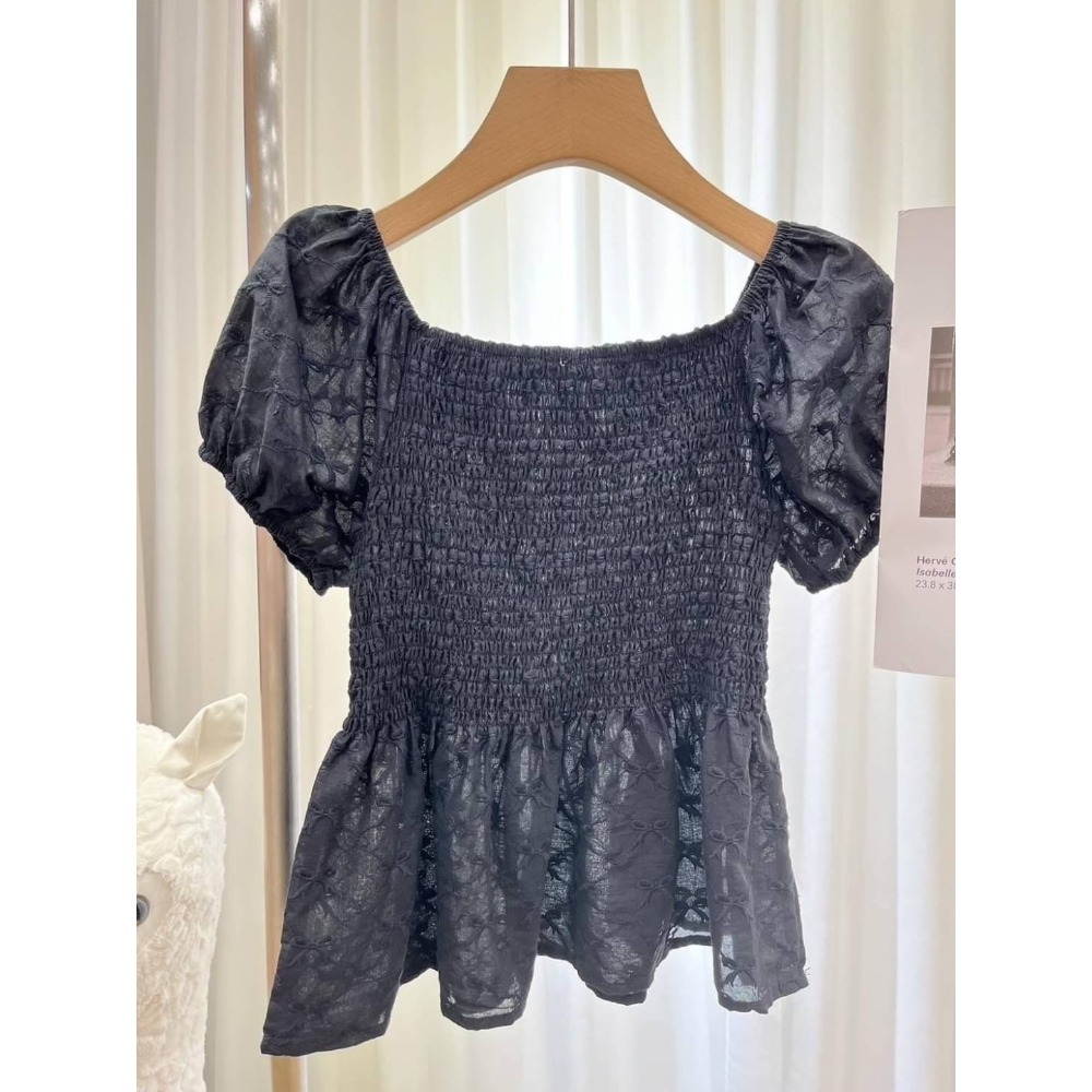 (A350)正韓 刺繡蝴蝶結皺皺感一字領上衣-2色-規格圖8