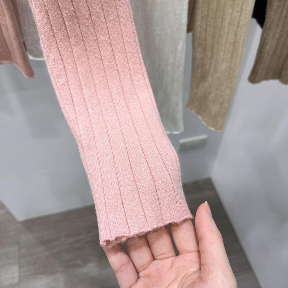 (A304)半高領木耳邊坑條針織內搭長袖上衣-5色 柔軟 花邊 長袖內搭-細節圖8