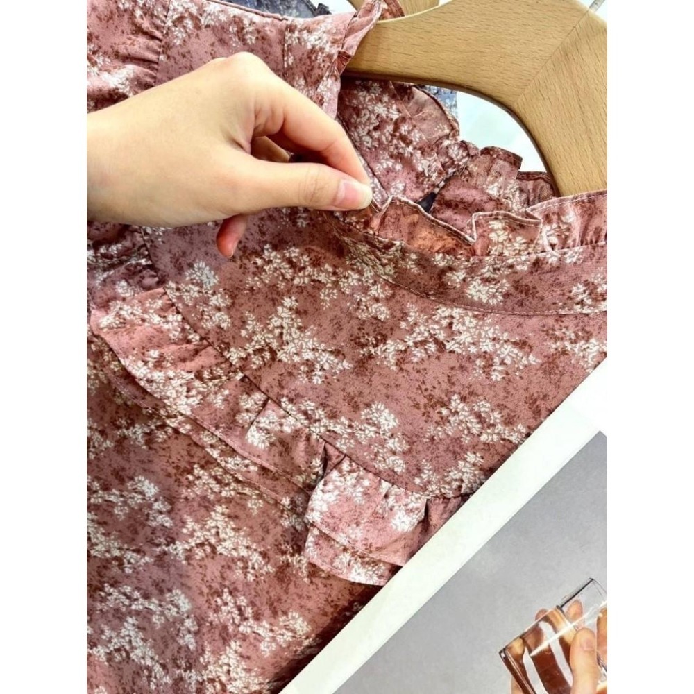 (A306)正韓 復古感荷葉領碎花雪紡上衣-3色 韓國 長袖上衣 長袖雪紡 秋冬-細節圖2