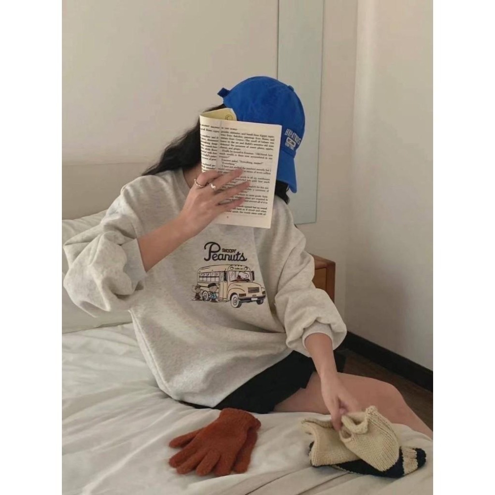 (A315)Snoopy印花圖案內刷絨長袖大學t-2色 保暖 卡通 長袖上衣-細節圖3