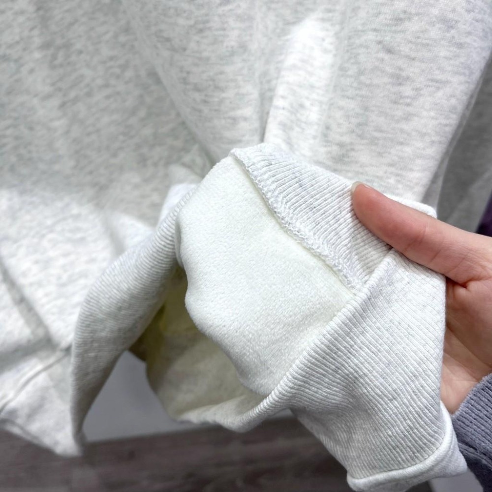 (A315)Snoopy印花圖案內刷絨長袖大學t-2色 保暖 卡通 長袖上衣-細節圖6