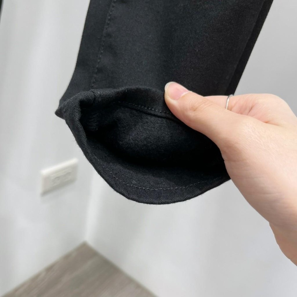 (D219)黑色薄刷毛牛仔窄管褲S-XL-細節圖7