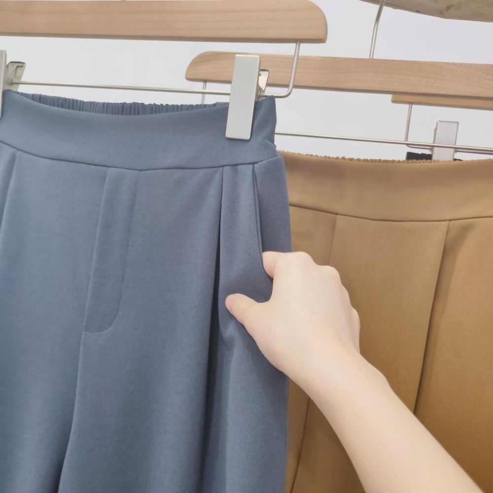 (D200)後鬆緊打摺休閒寬褲-3色-細節圖2