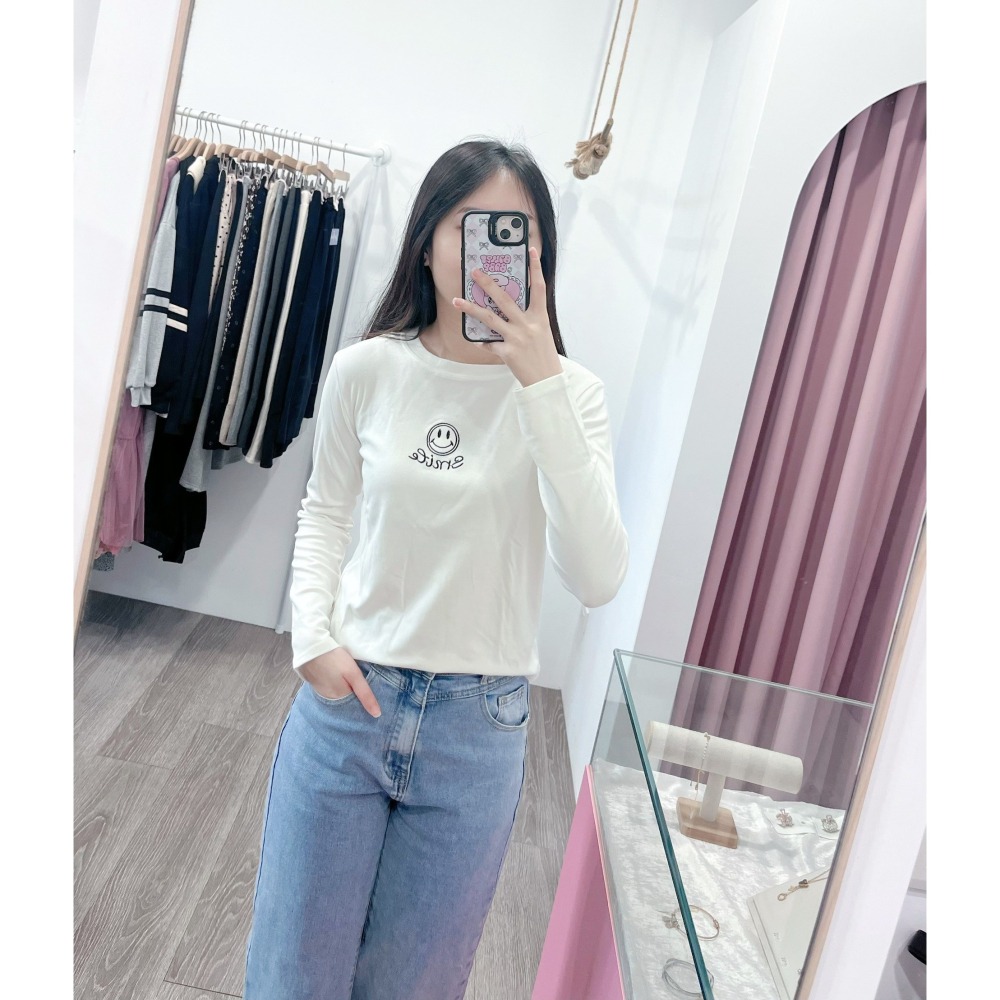 (A308)刺繡笑臉圖案棉質長袖上衣-3色 薄長袖 短版 長袖短版 tshirt t恤 長袖t恤-細節圖5