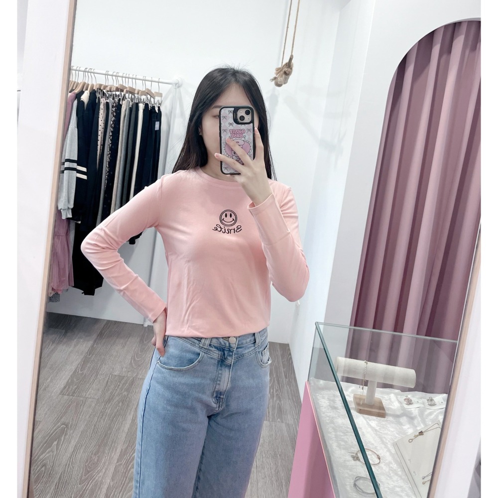 (A308)刺繡笑臉圖案棉質長袖上衣-3色 薄長袖 短版 長袖短版 tshirt t恤 長袖t恤-細節圖7