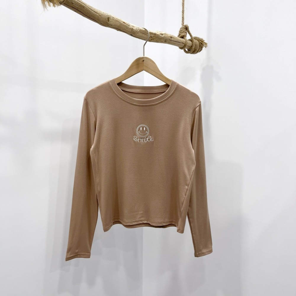 (A308)刺繡笑臉圖案棉質長袖上衣-3色 薄長袖 短版 長袖短版 tshirt t恤 長袖t恤-規格圖8