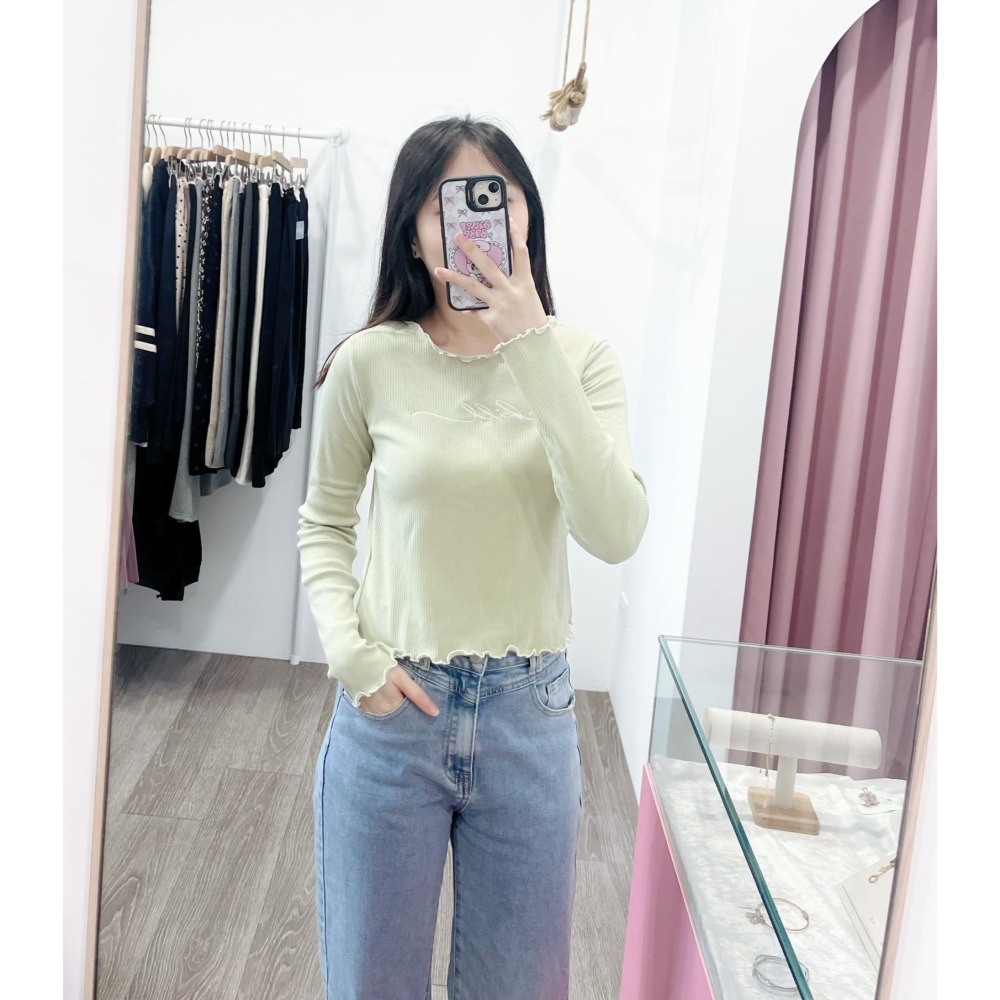 (A297)正韓 撞色木耳邊短版上衣-3色-細節圖4