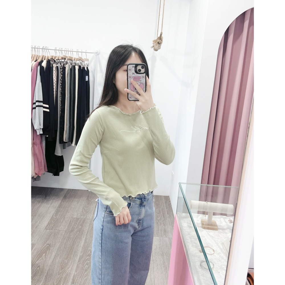 (A297)正韓 撞色木耳邊短版上衣-3色-細節圖6