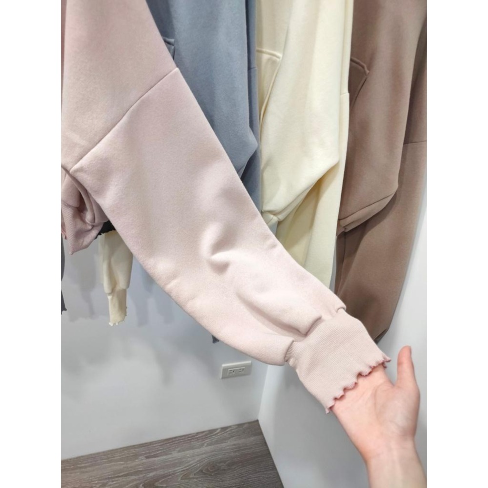 (A234)正韓 木耳邊薄刷毛長袖短版帽t-4色-細節圖7