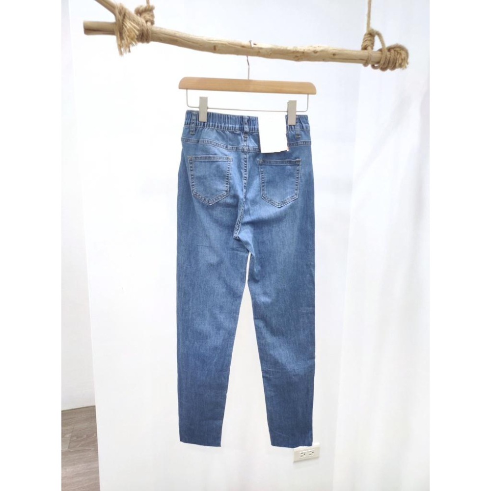 (D152)後鬆緊下擺抽鬚牛仔薄長褲S-2L 牛仔褲 牛仔長褲 窄管褲 彈性牛仔褲 女生長褲-細節圖8