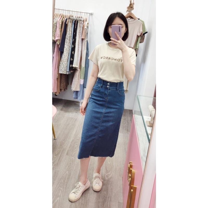 (A182) Tomorrow立體英字泡棉感短袖上衣-3色【現貨-黑】-細節圖4