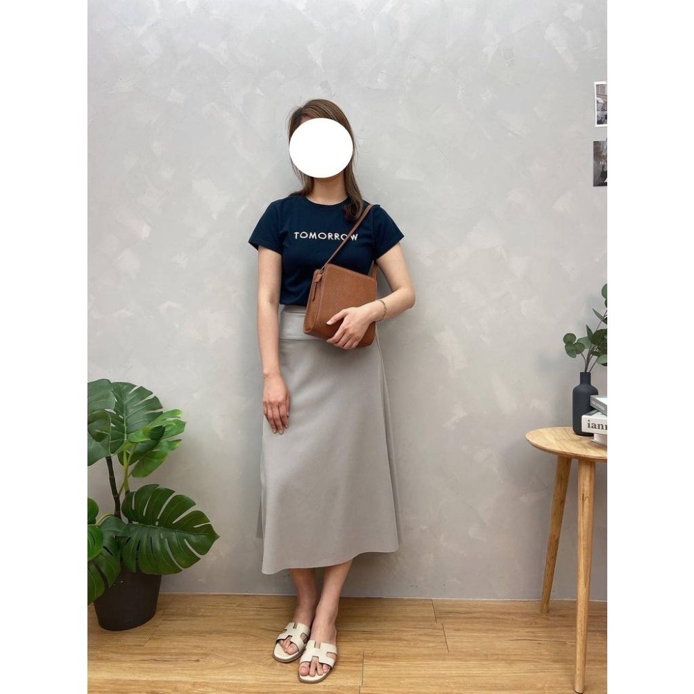 (A182) Tomorrow立體英字泡棉感短袖上衣-3色【現貨-黑】-細節圖6