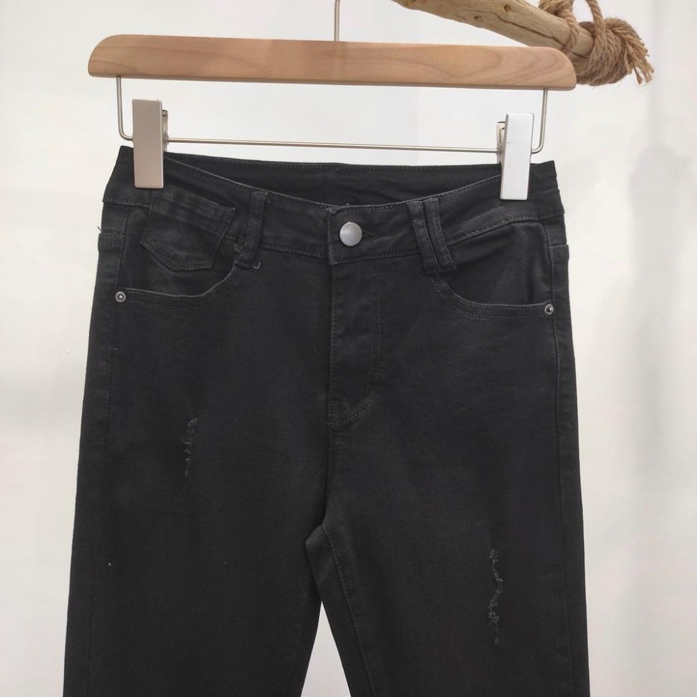 (D156)微刷破黑色牛仔窄管褲S-XL-細節圖6