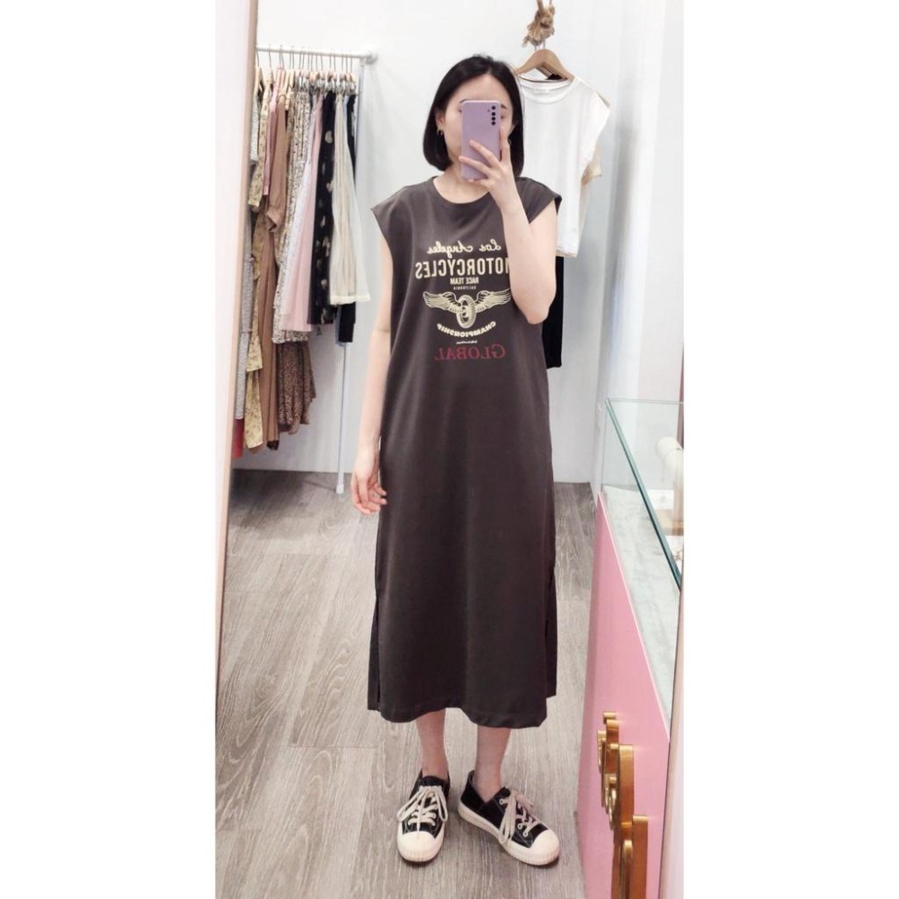 (C53)美式圖案側開衩休閒洋裝-3色【現貨-卡其綠】-細節圖4