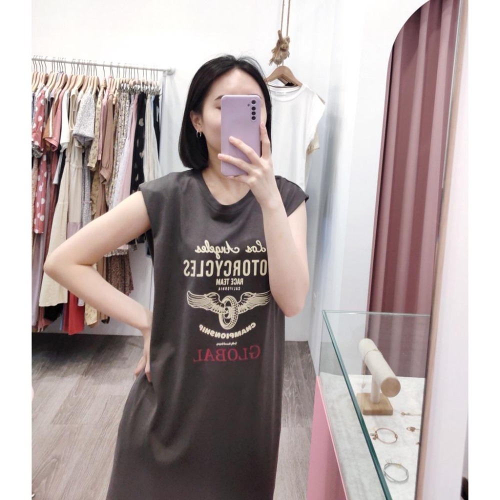 (C53)美式圖案側開衩休閒洋裝-3色【現貨-卡其綠】-細節圖6