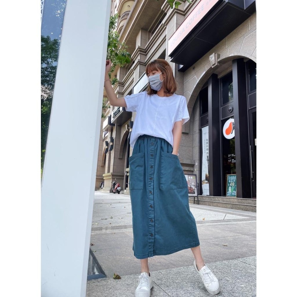 (E55)正韓 雙口袋A字排釦長裙-4色-細節圖3