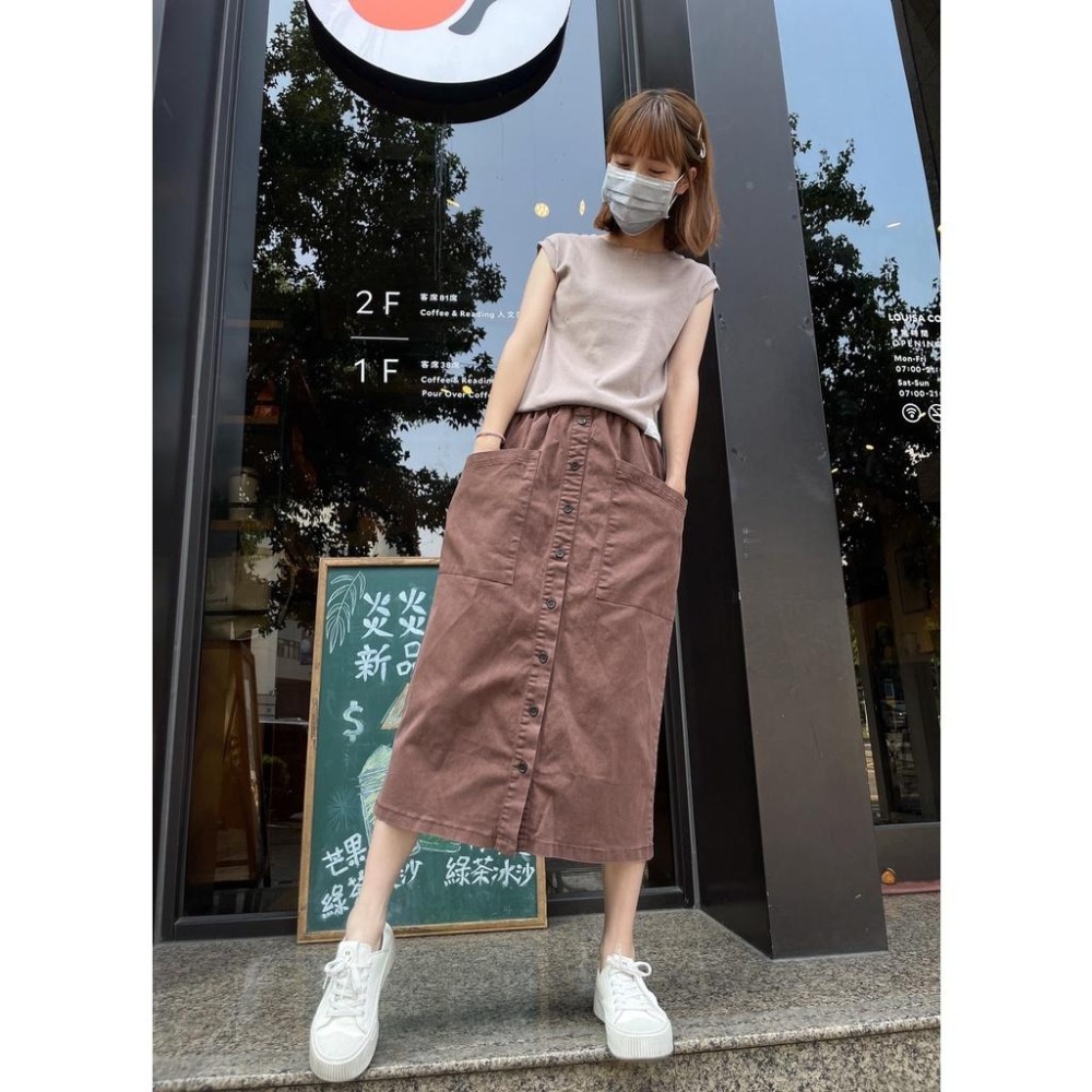 (E55)正韓 雙口袋A字排釦長裙-4色-細節圖4