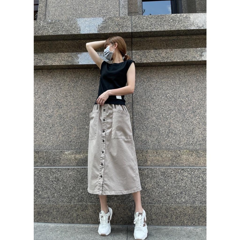 (E55)正韓 雙口袋A字排釦長裙-4色-細節圖5